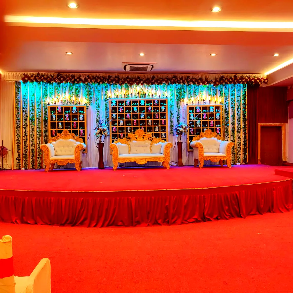 Milan Palace Classic Backdrop Decor